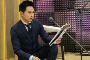 娱乐吃瓜的配音演员是谁,揭秘娱乐吃瓜界的配音达人